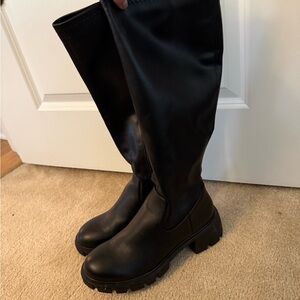 Steve Madden Sleek Black Leather Boots